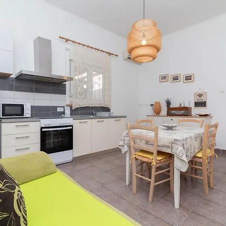 Ema Apartment Zadar