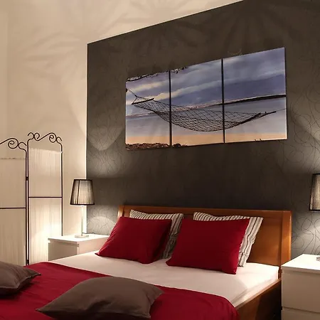 Ema Apartment *