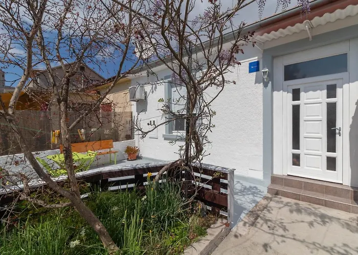 Апартаменти Ema *