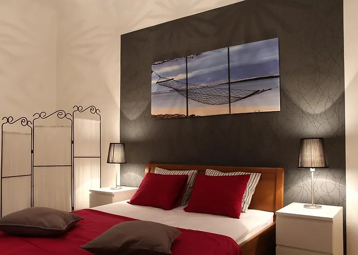 Ema Апартаменти *